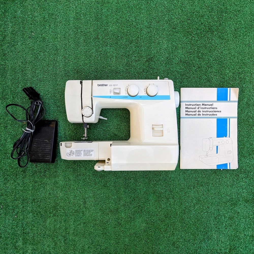 BROTHER LS-1217 Mechanical/Electric Free Arm Sewing Machine *Working* NO CORD